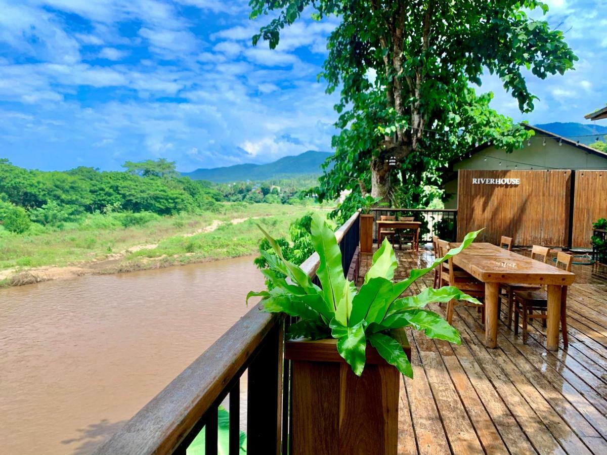 Riverhouse-the Teak House Resort Mae Sariang