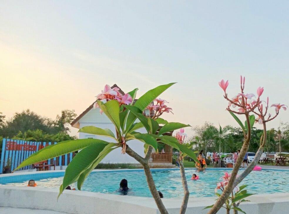 Thitinaddharesort ธิตินัดดา 2* Hua Hin