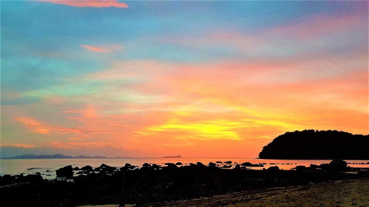 Coral Bay * Koh Jum