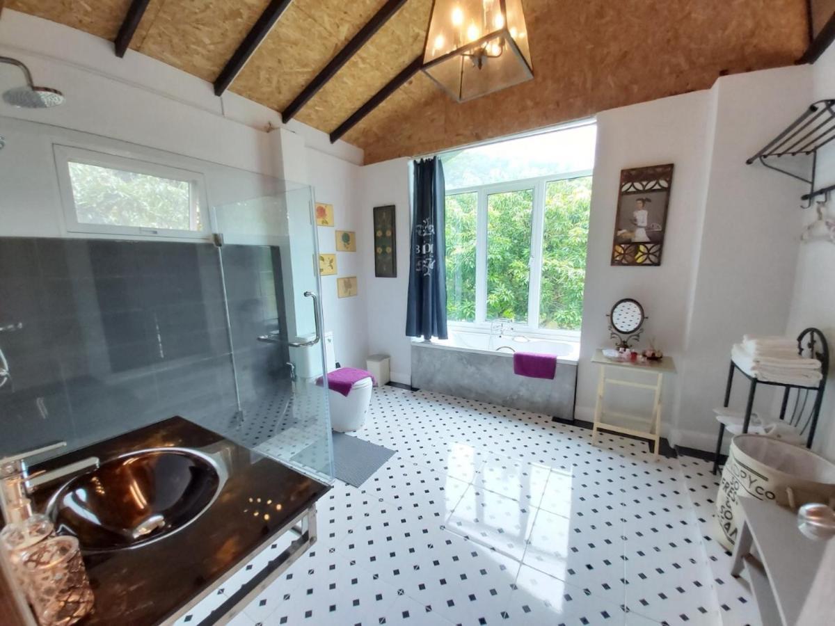 Gumbie House Bed & Breakfast 3*