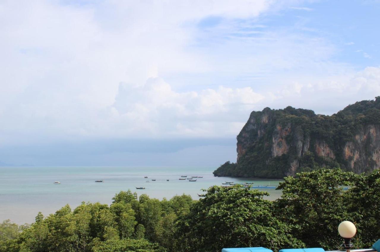 Resort Hilltop