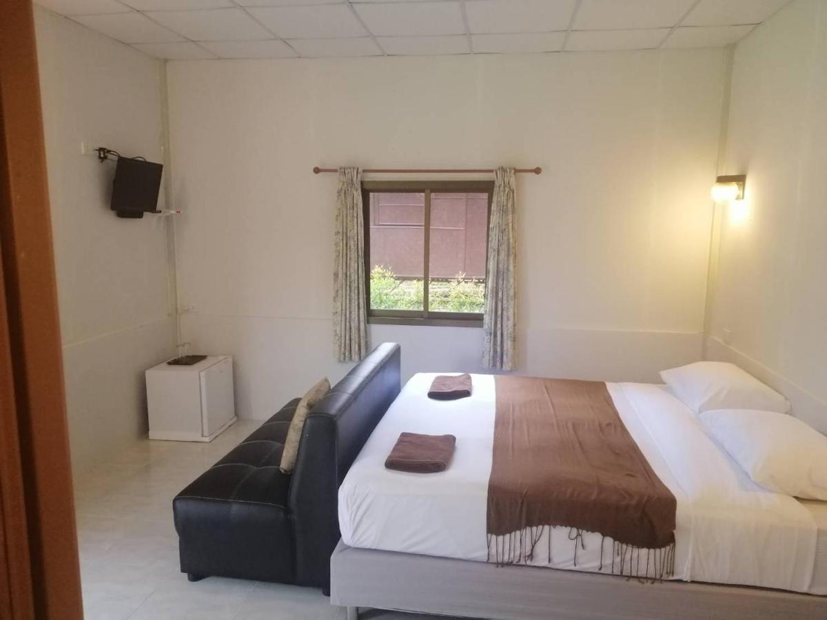 Khao Sok Evergreen House