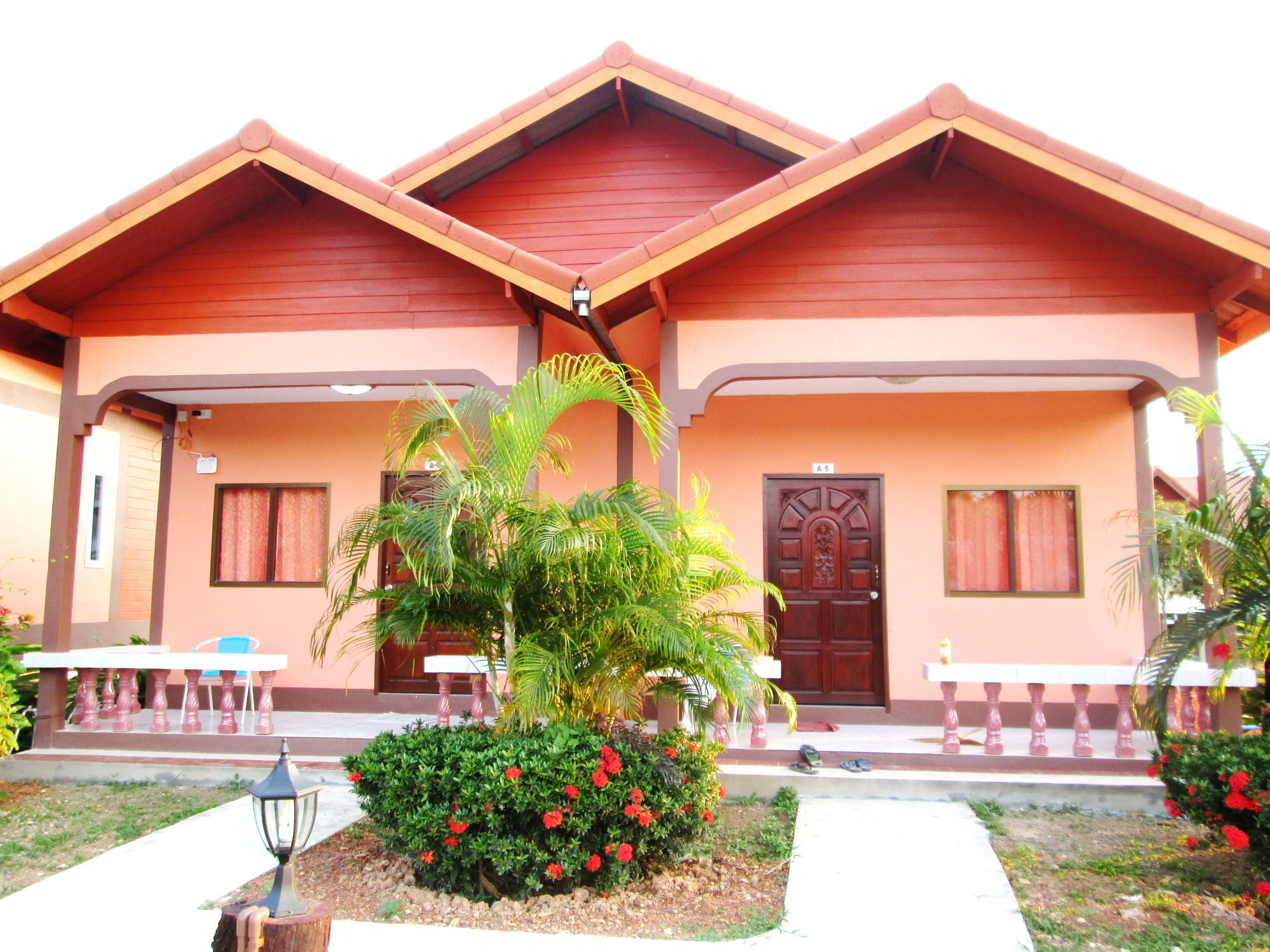 Lanta Riviera - Sha Certified Resort 3*