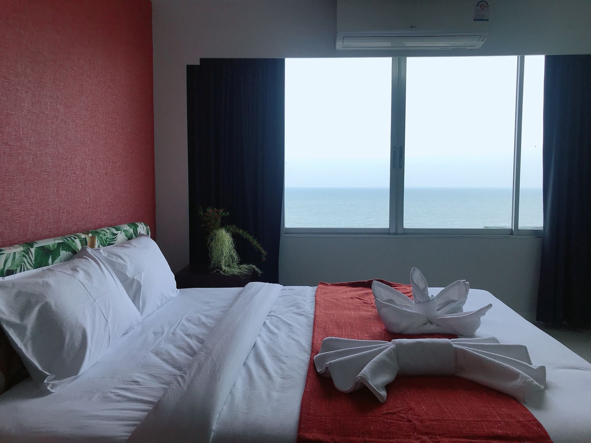 A2e : Ibiza Khao Tao Hua Hin