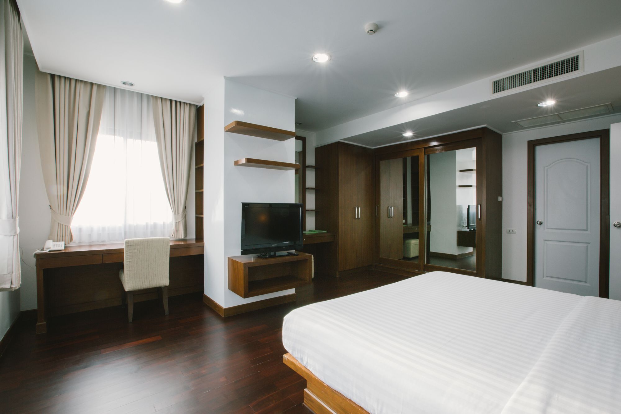 Hotel Jasmine Sriracha