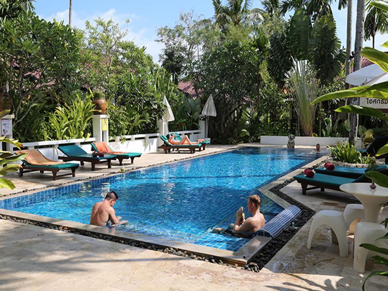 Cocoville Phuket - Sha Resort 3*