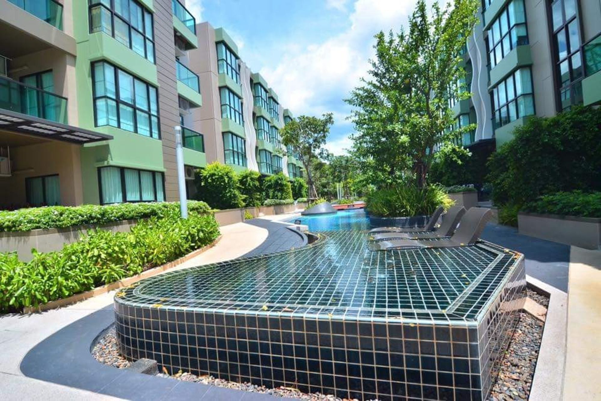 Lumpini Park Apartment *