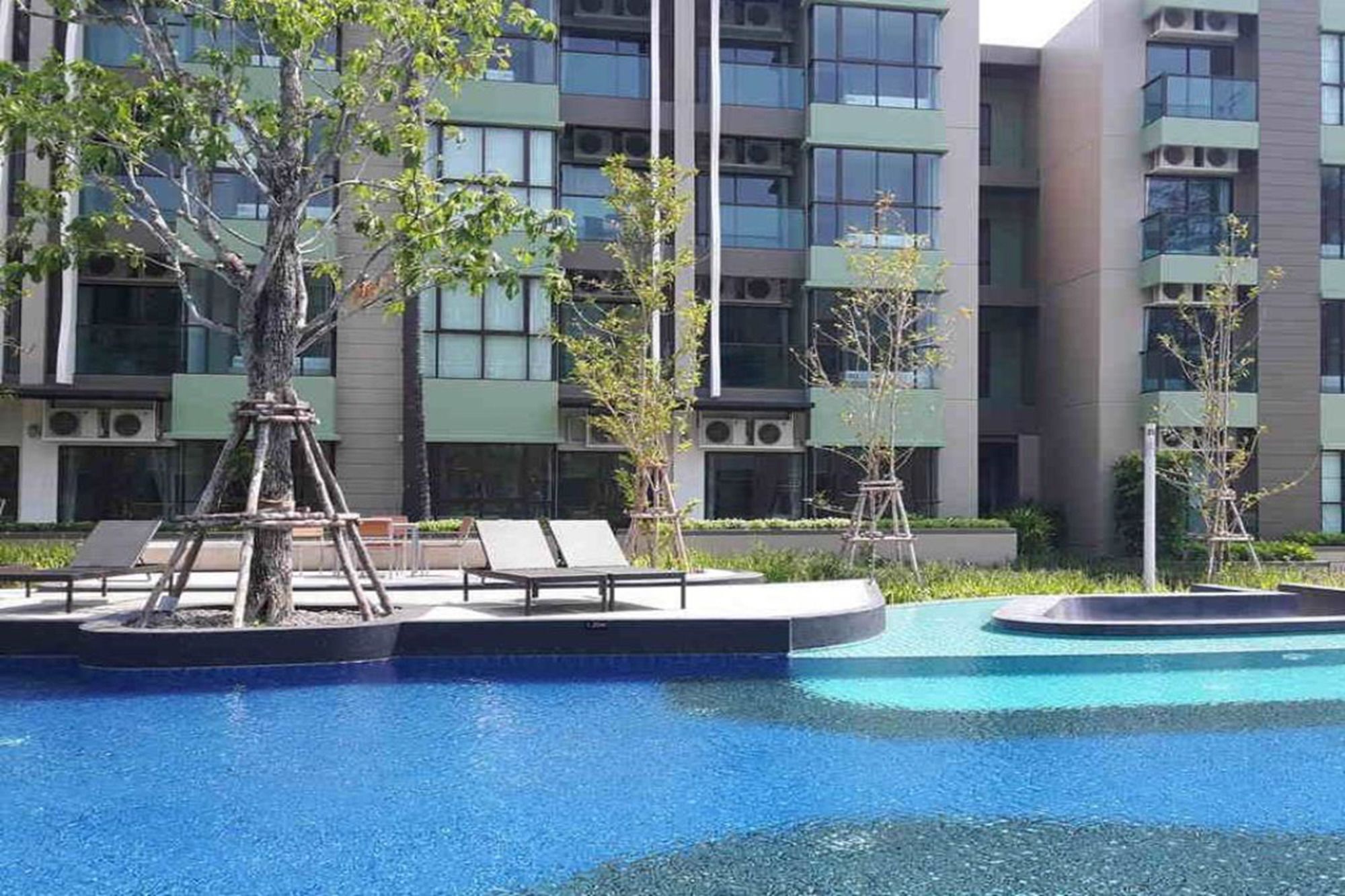 Lumpini Park Apartment *
