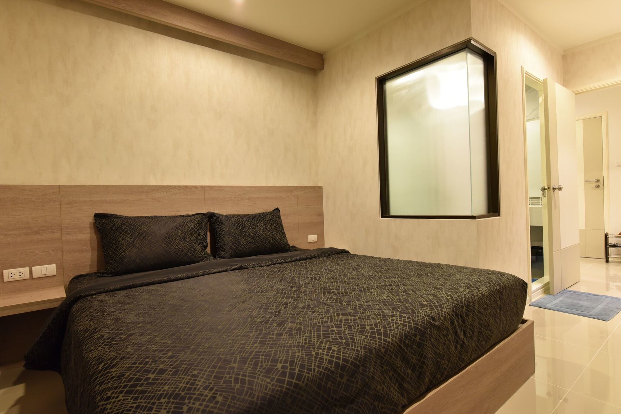 Lumpini Park Apartment *