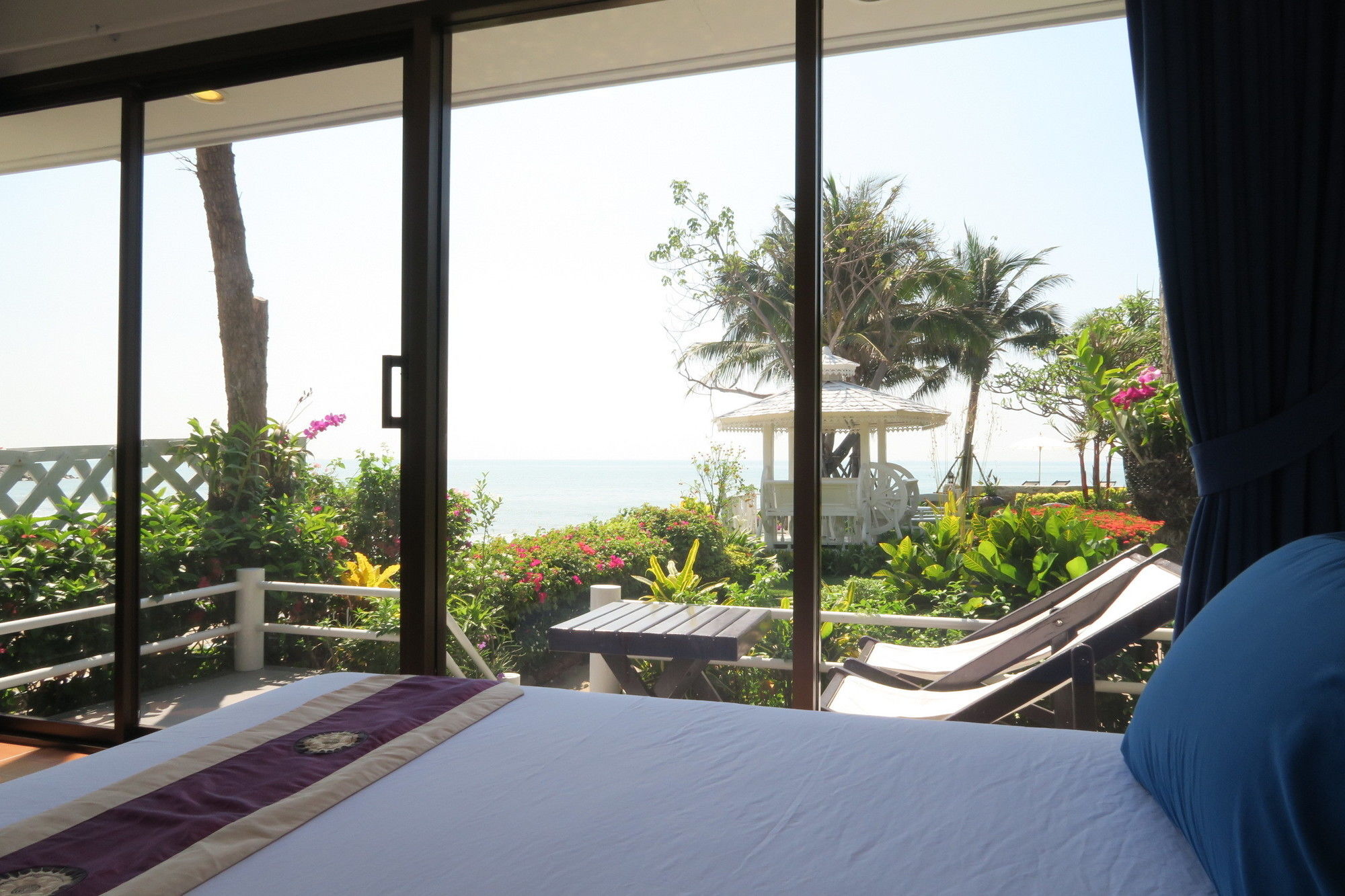 Resort Chomtalay Laem Phak Bia