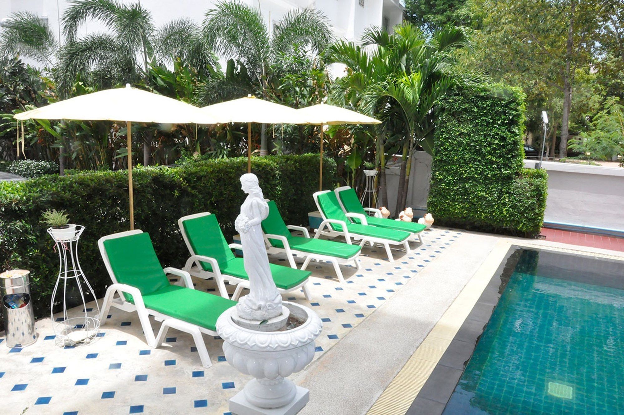 Oyo 75367 Ud Pattaya Hotel 4*