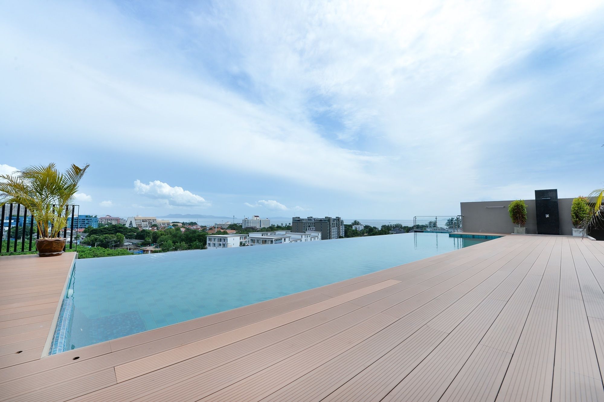 Lawinta Pattaya Jomtien Beach