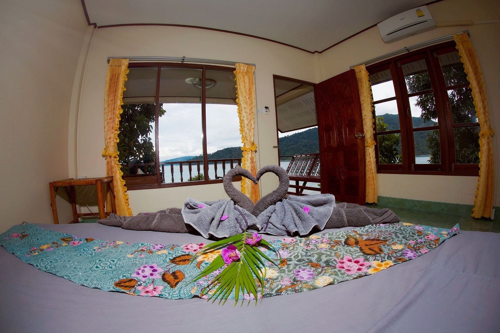 Adang Sea Eco-village Sunset Koh Lipe