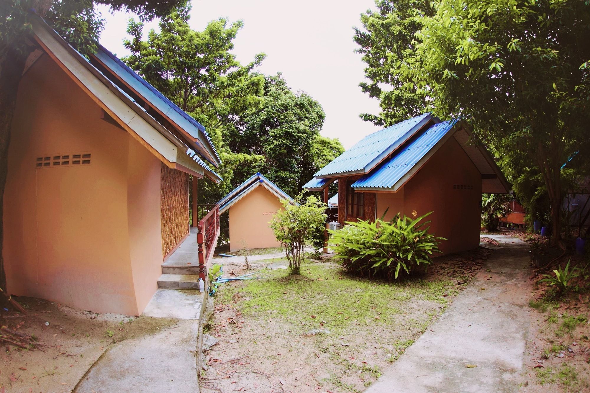 Adang Sea Eco-village Sunset Hotel 2*