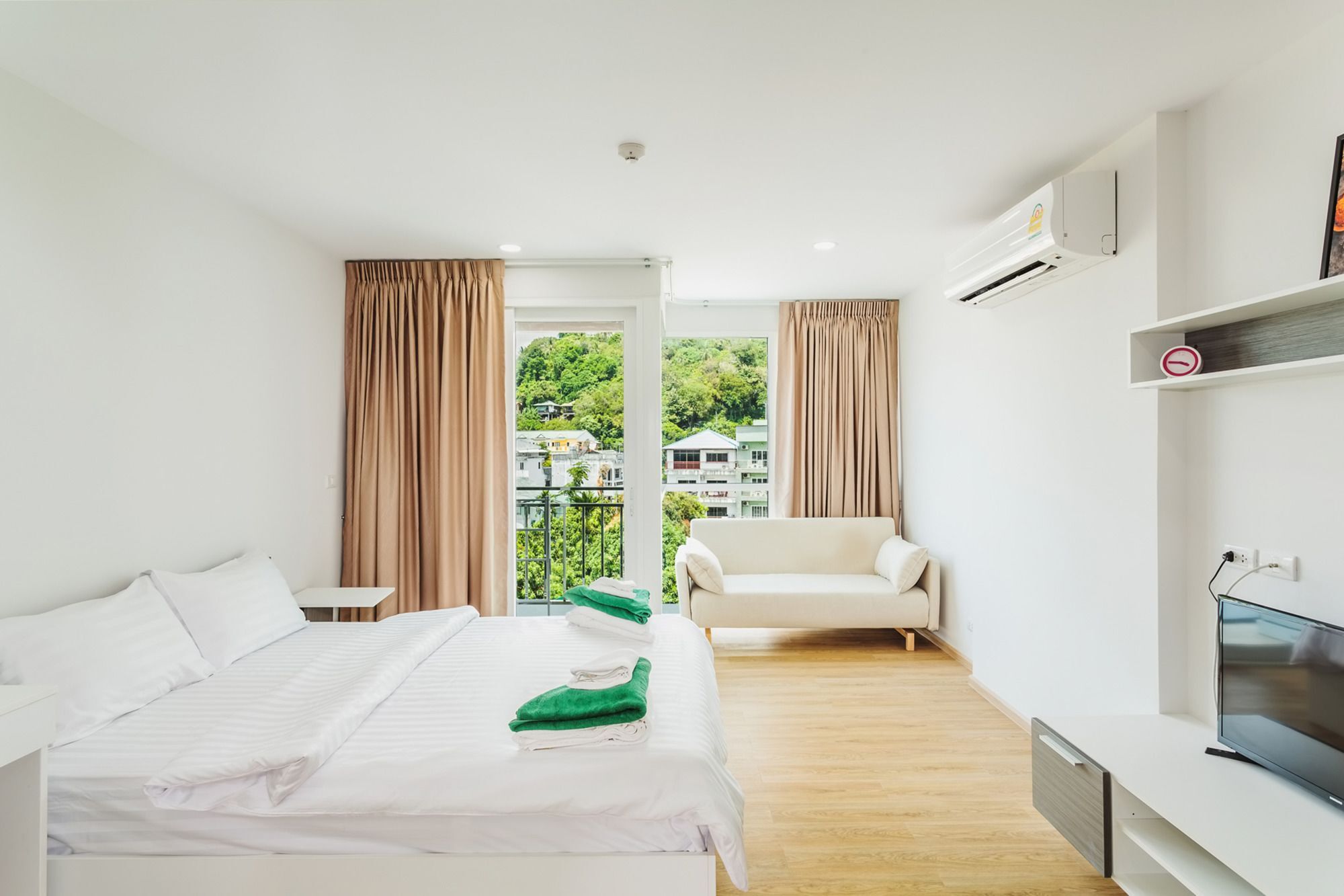 In In Ozone A606 Apartment