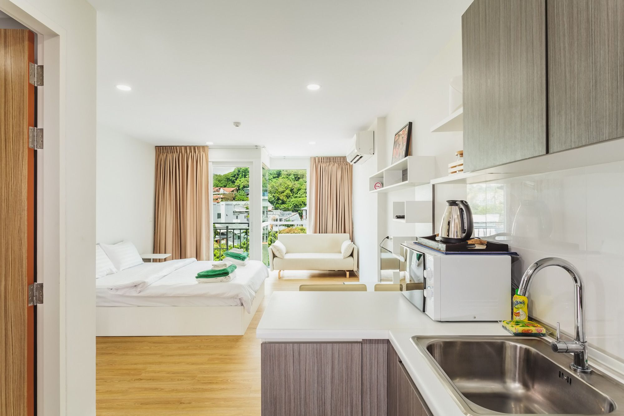 In In Ozone A606 Apartment