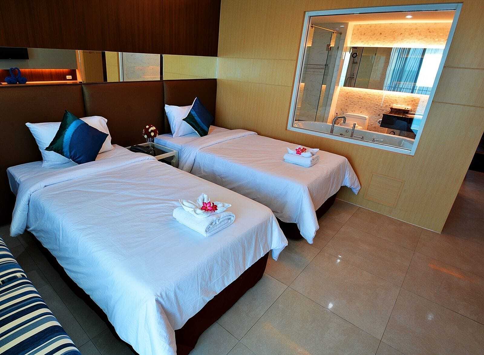 Capital O 1088 Golden Dragon Hotel 4*