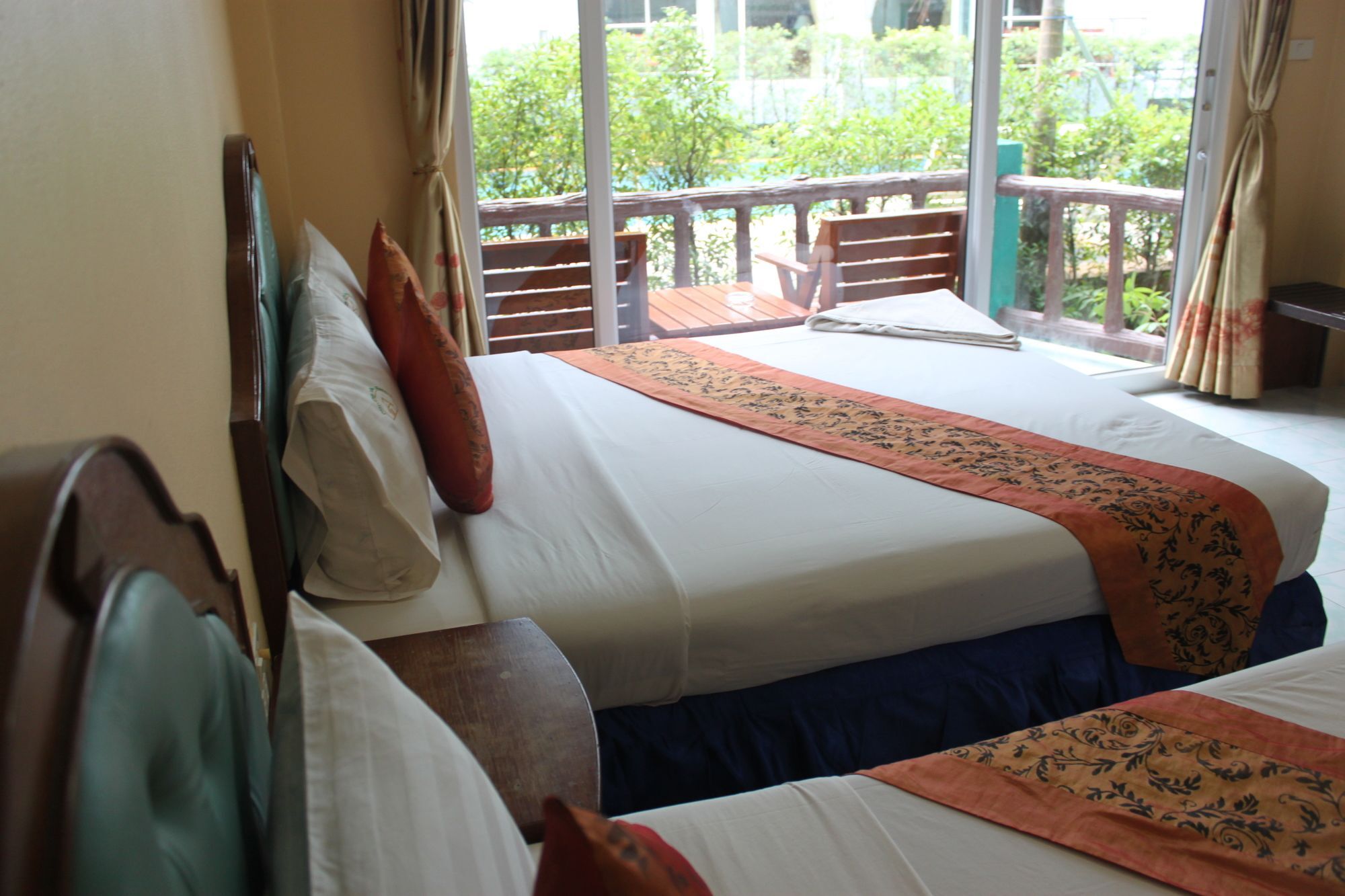 Resort Aonang Village 3*