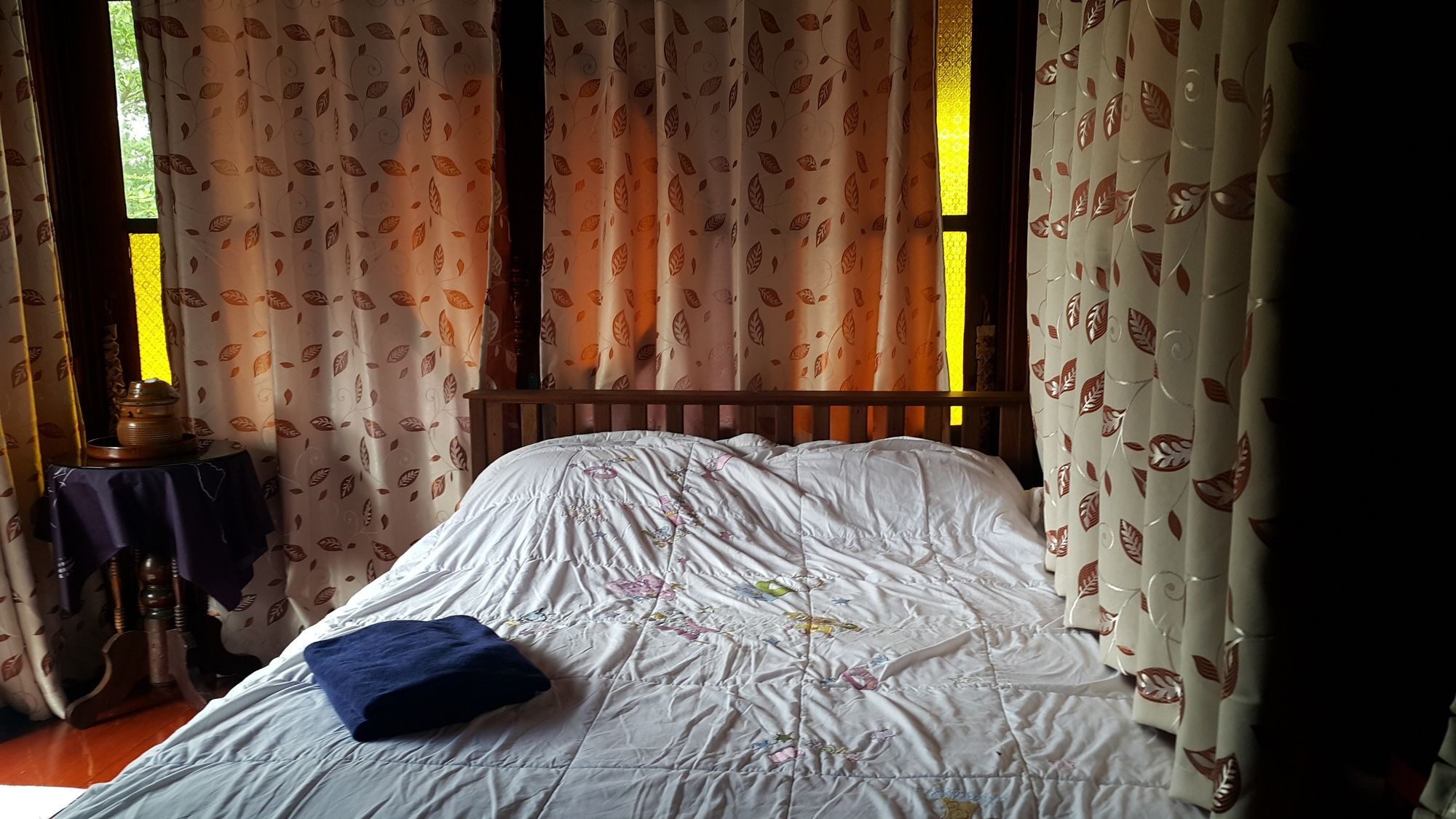 Guest house Ruenthai Rimnam Surat Thani