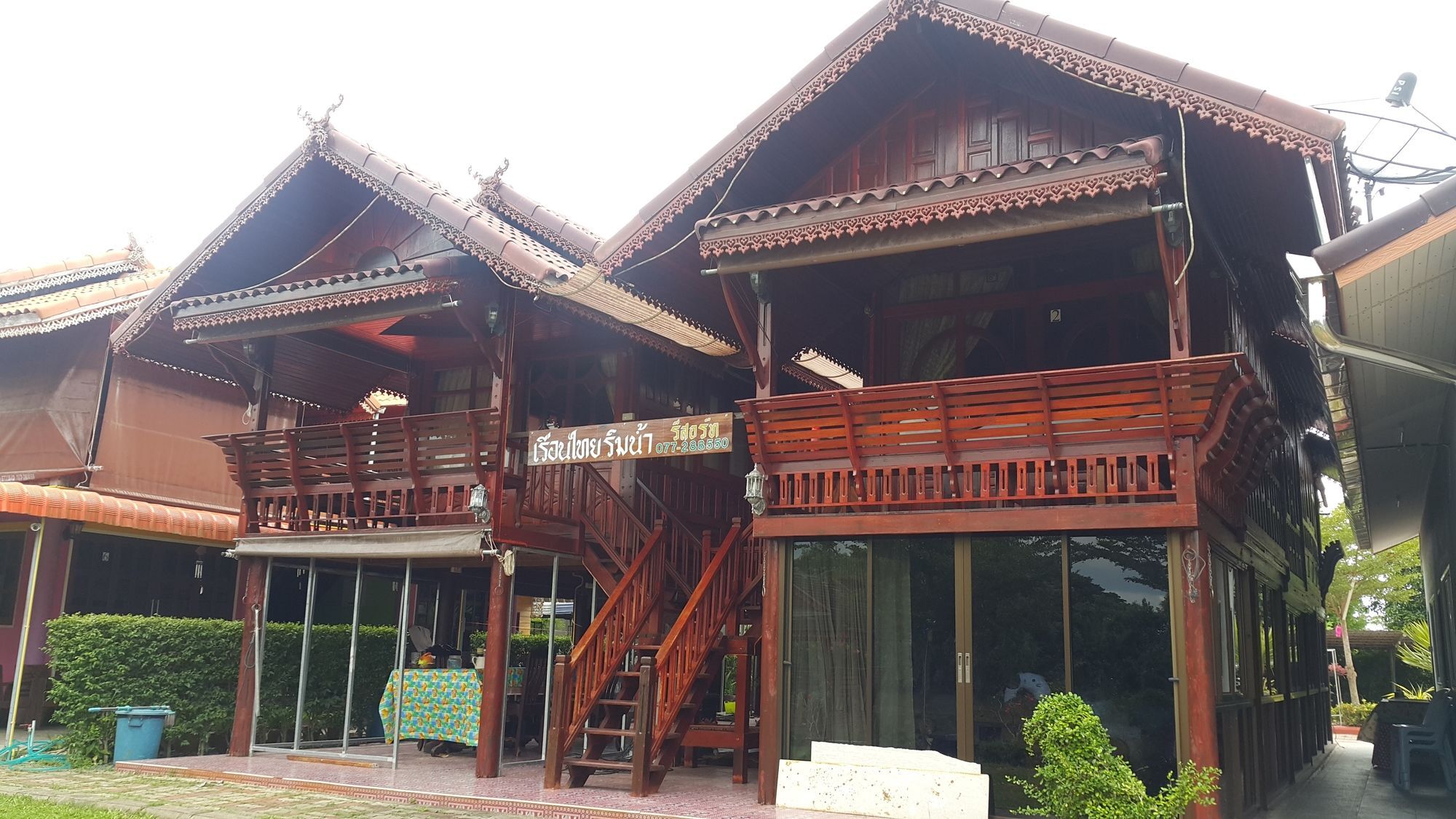 Guest house Ruenthai Rimnam Surat Thani
