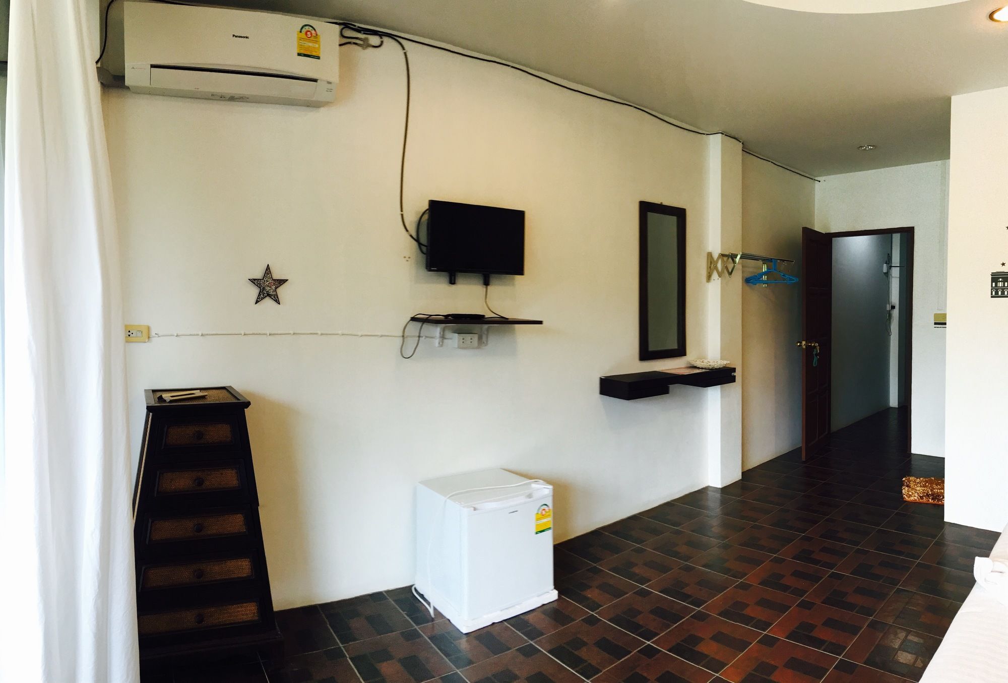 Lanta Friendly House Guest house