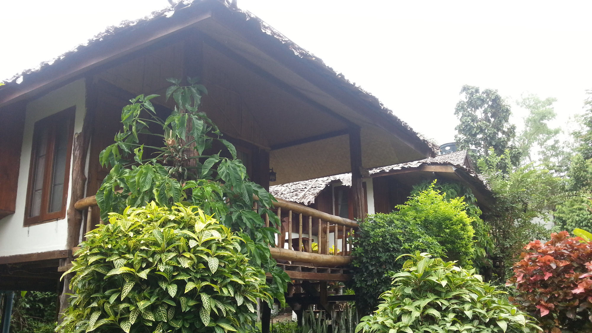 & Baan Chonphao Lodge Pai