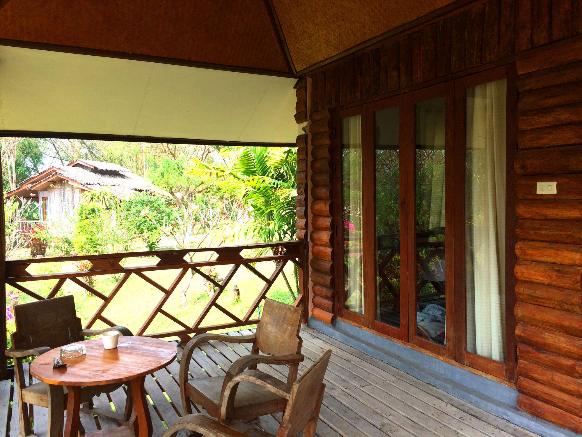 & Baan Chonphao Pai