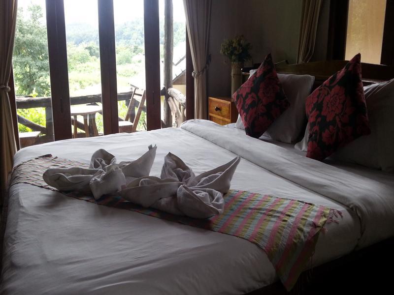 & Baan Chonphao Lodge Pai