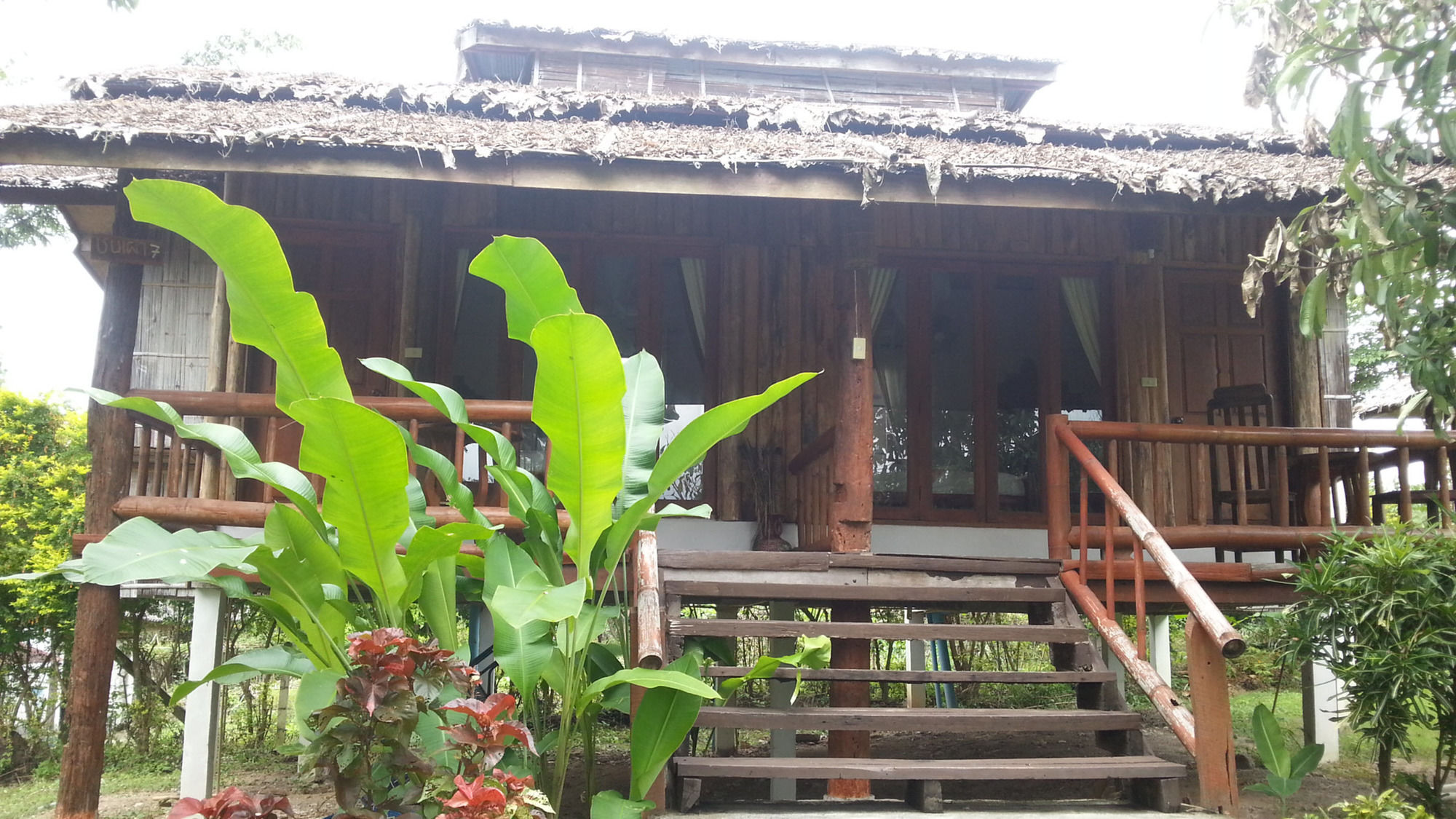 Lodge & Baan Chonphao Pai