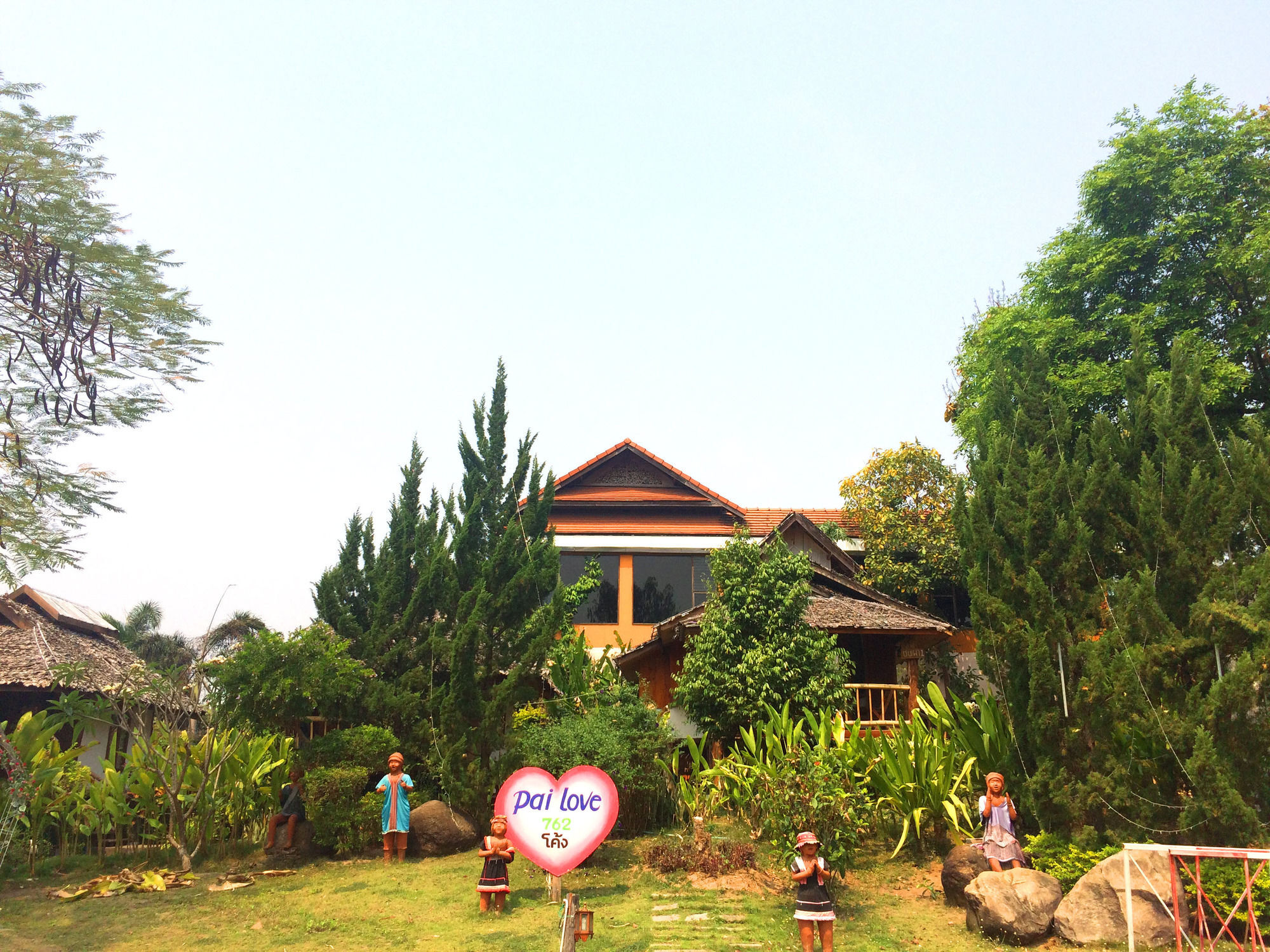 & Baan Chonphao Lodge Pai