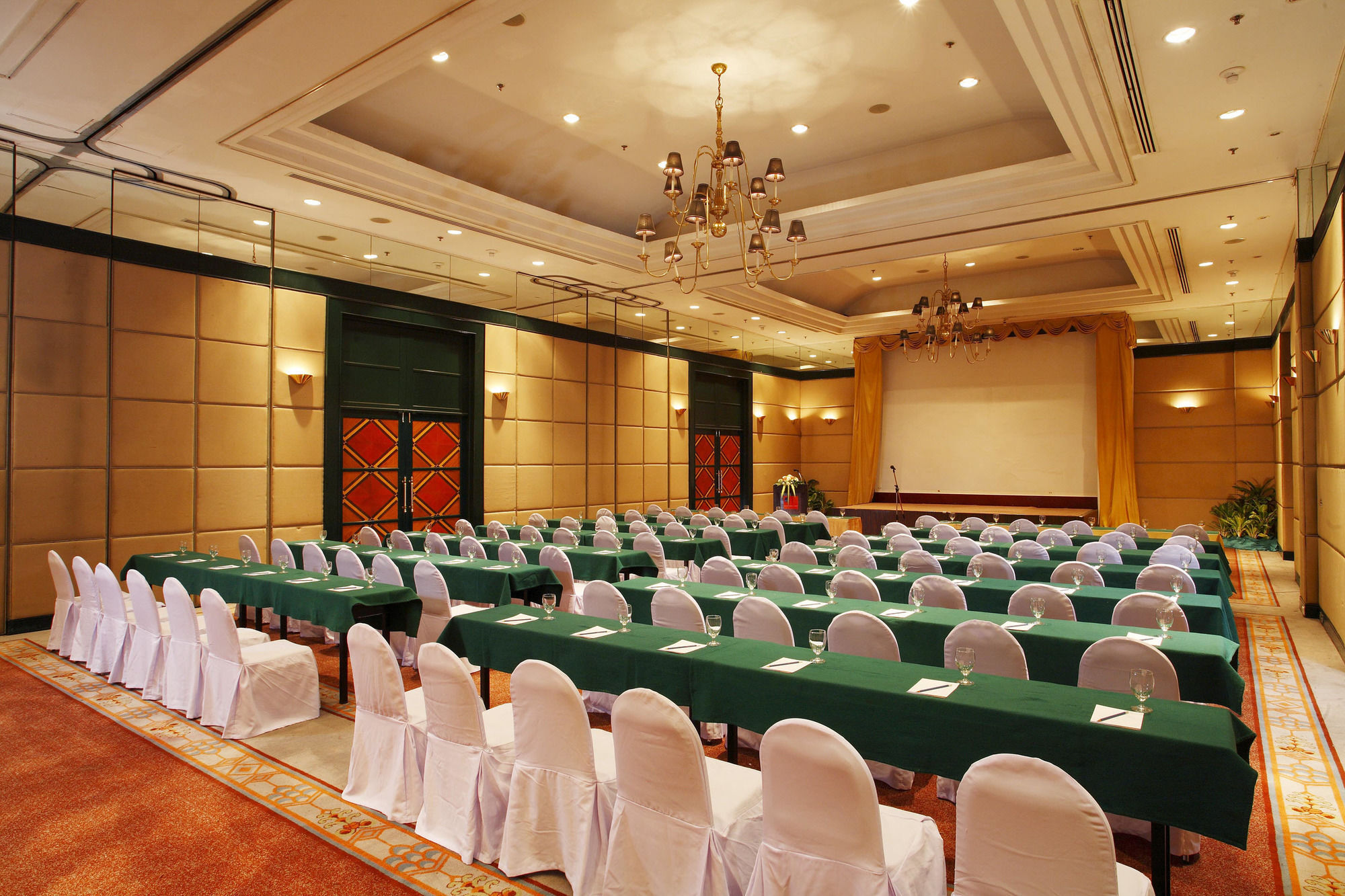 Centara Yai Hotel 4*