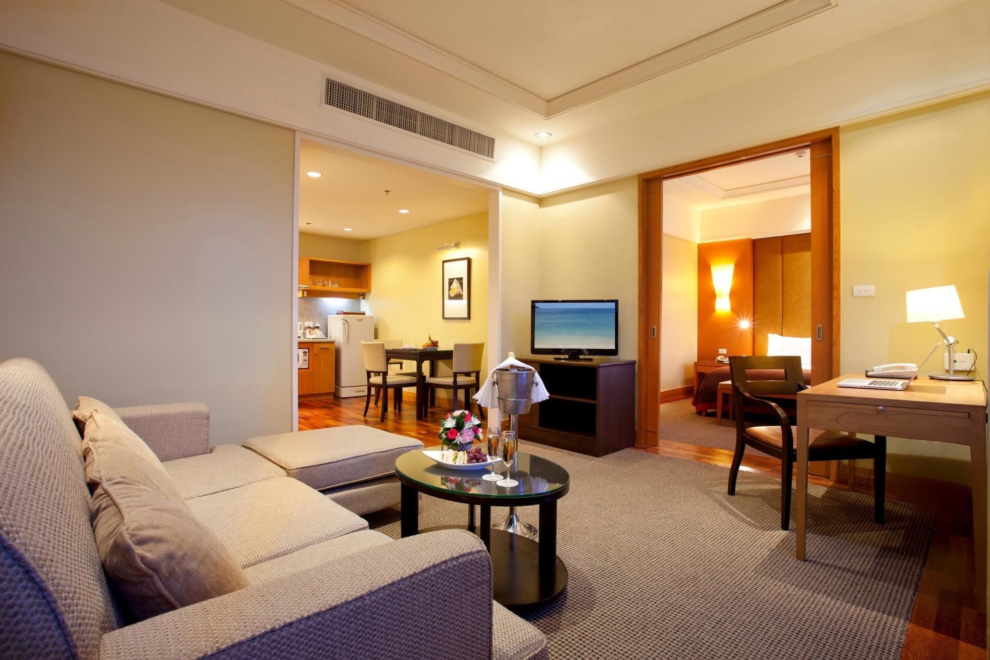 Centara Yai Hotel