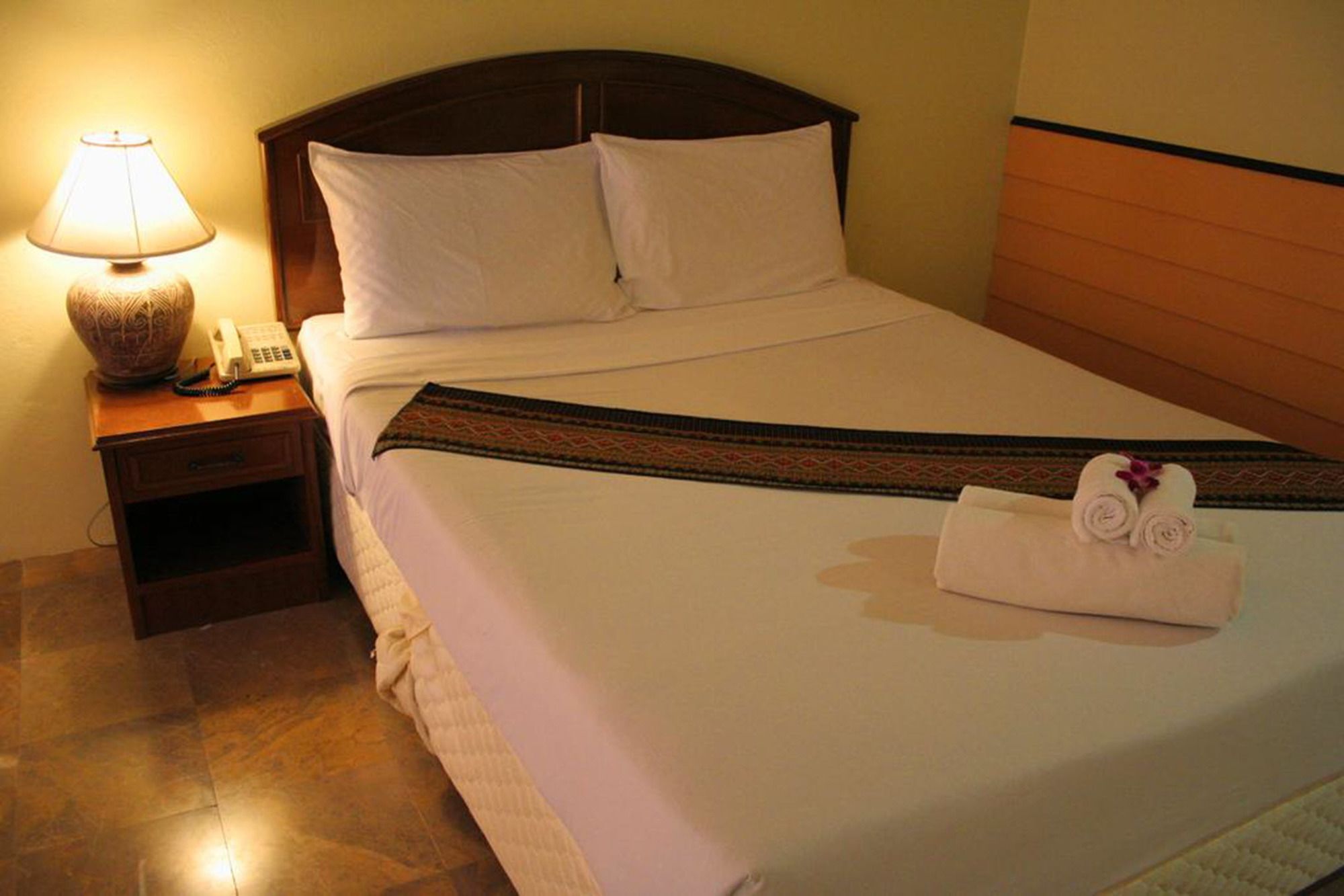 Hotel Golden Land
