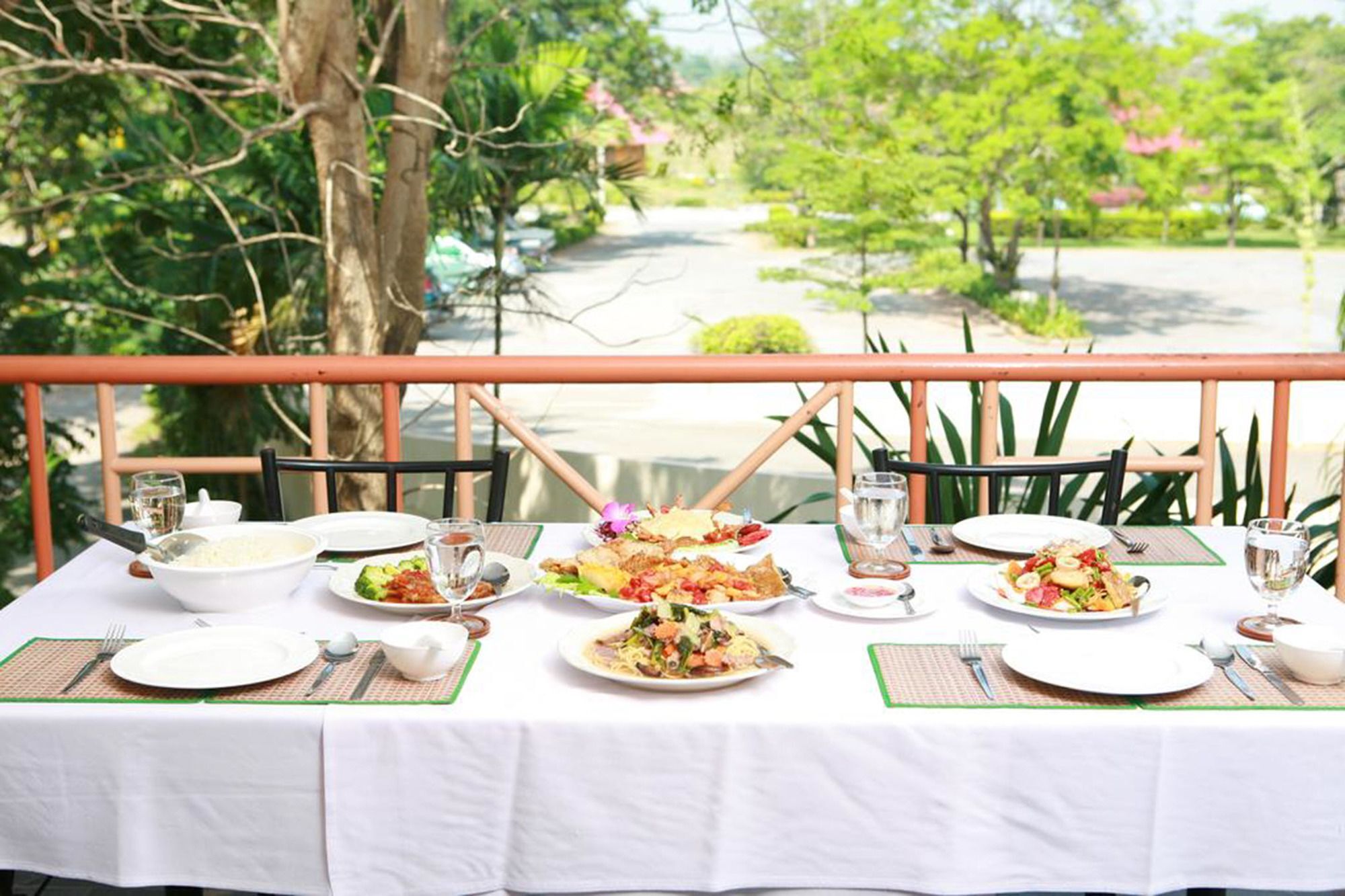 Golden Land Hotel 3*