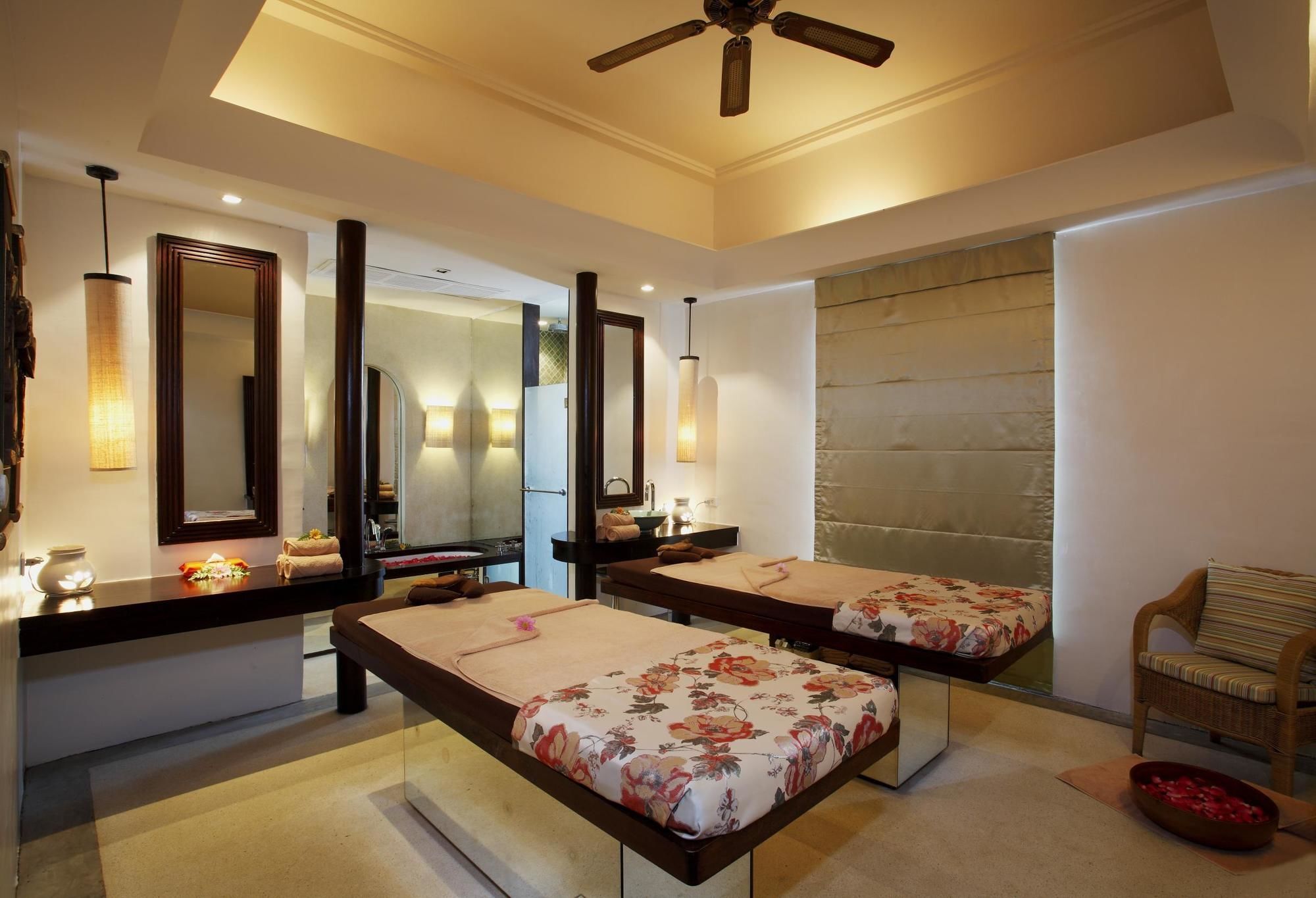 Centara Yai 4*