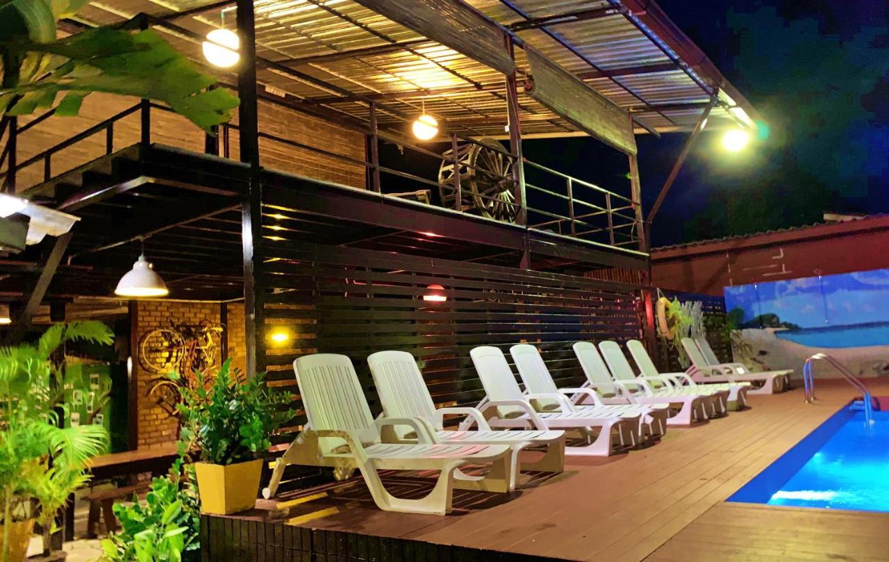 Oasis Resort *