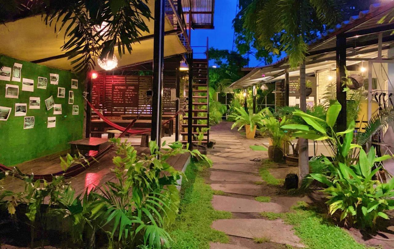 Resort Oasis *