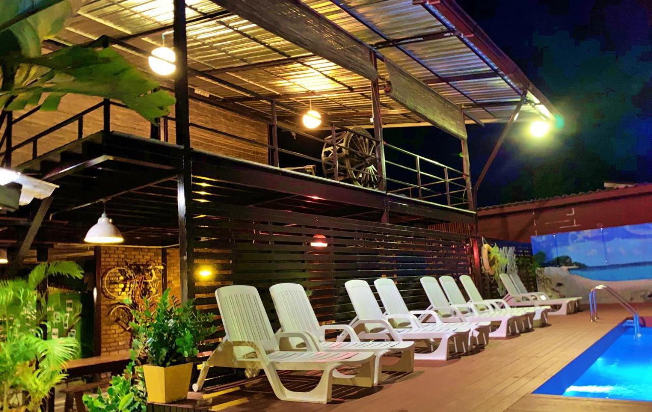 Resort Oasis *