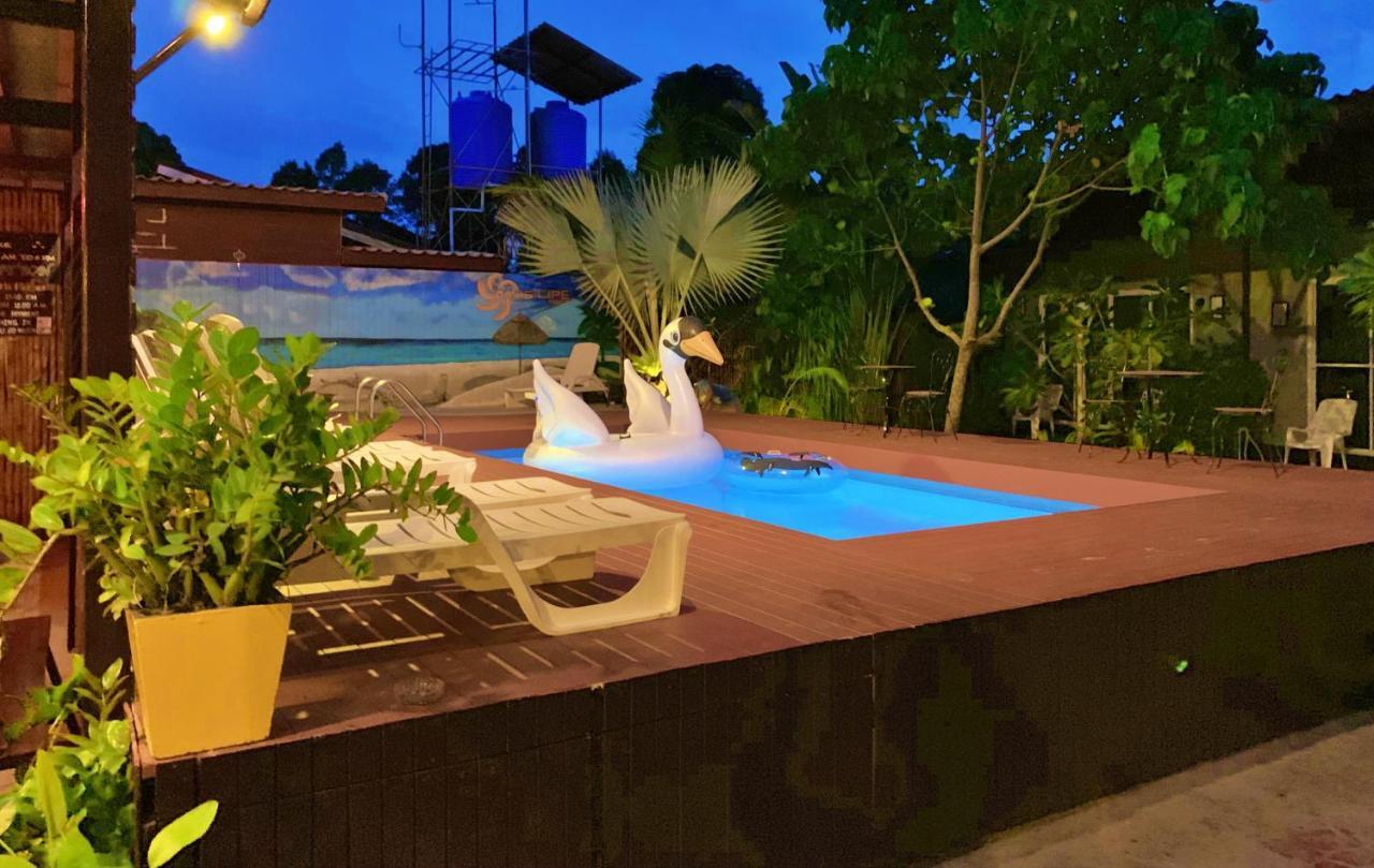 Resort Oasis *