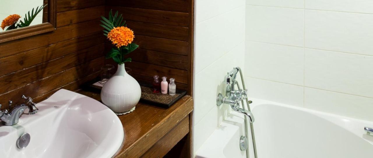Riverhouse Resort 3*