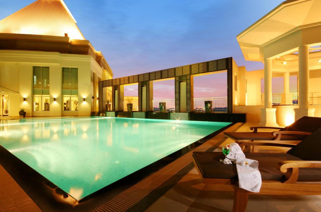 Cape Racha Hotel 5*