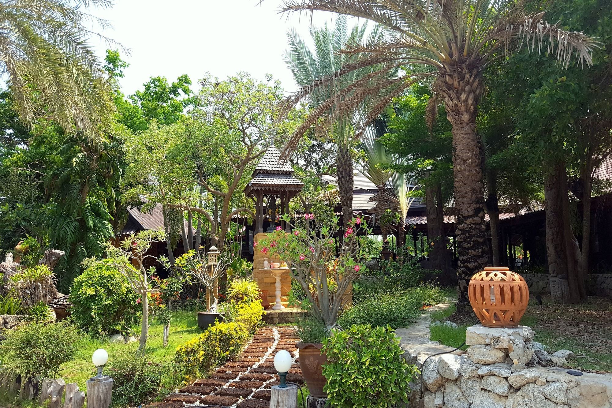 Prachuap Garden View Villa