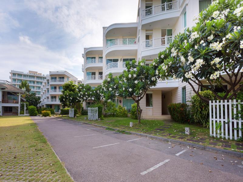 Apartment Baan Poolom Beachfront Hua Hin