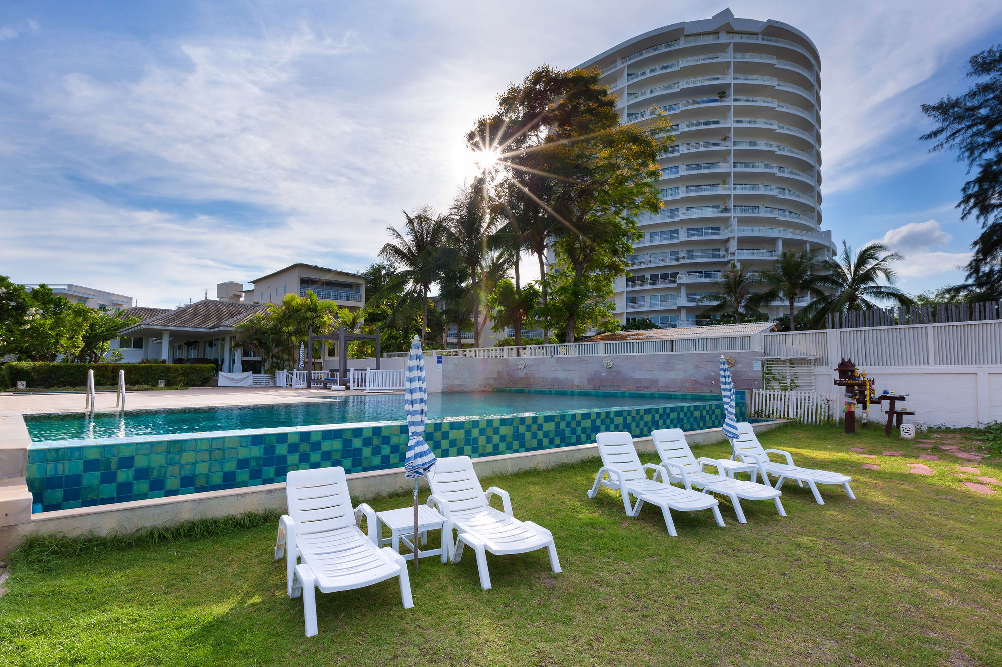 Baan Poolom Beachfront