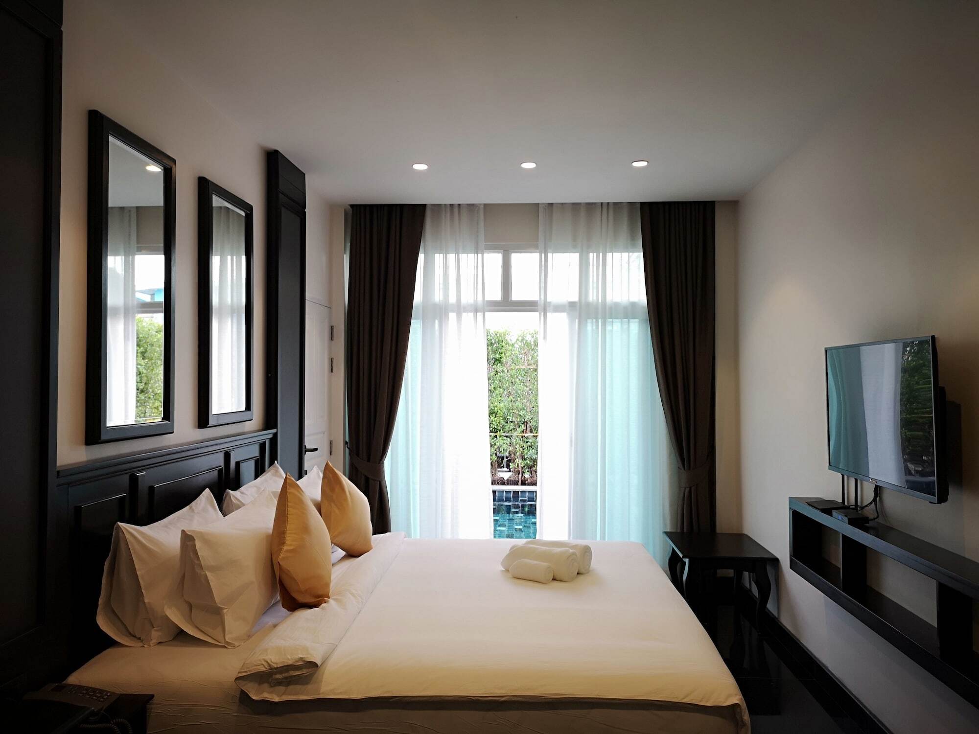 T Hua Hin Resort 3*