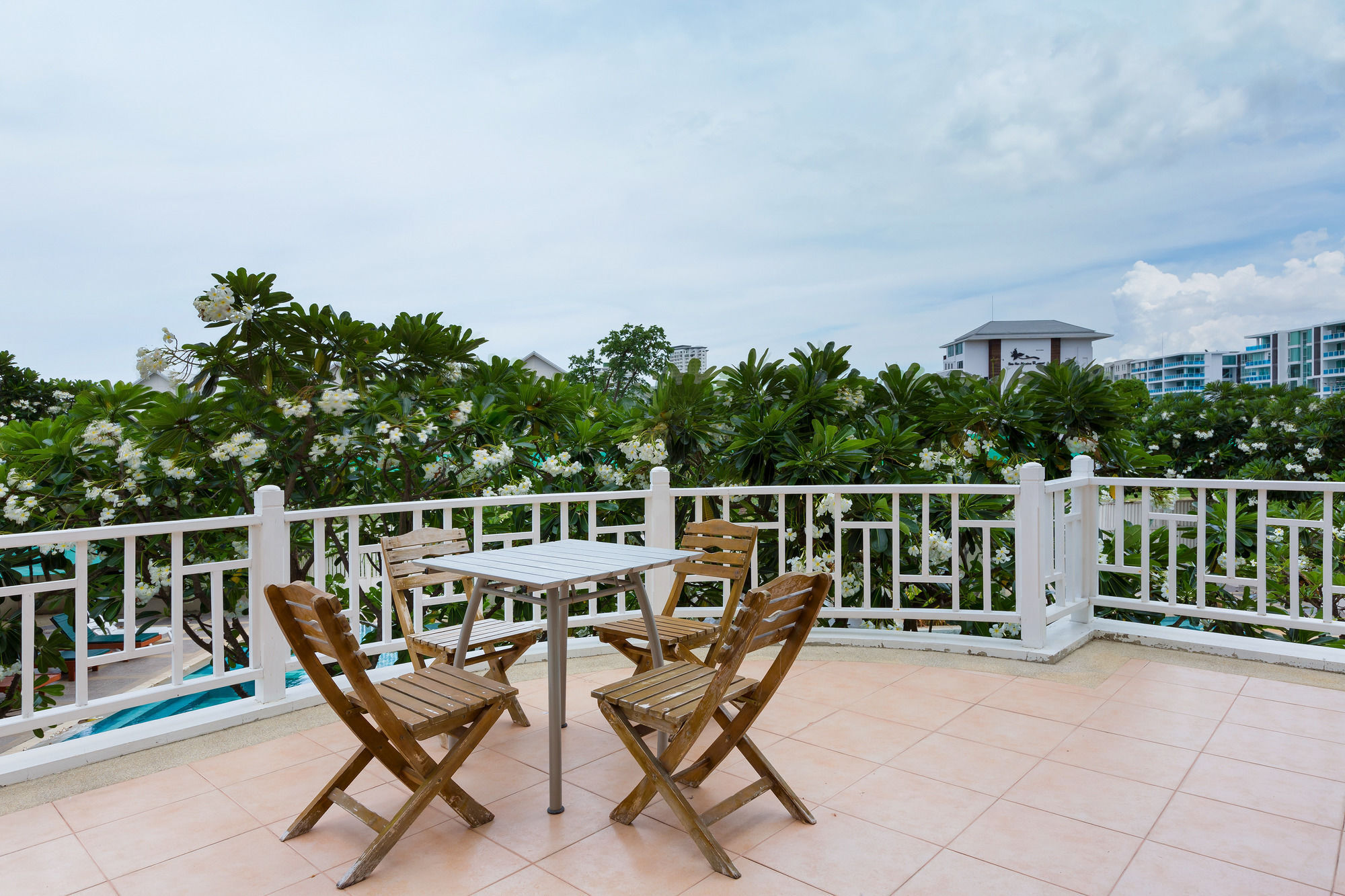 Apartment Baan Poolom Beachfront *