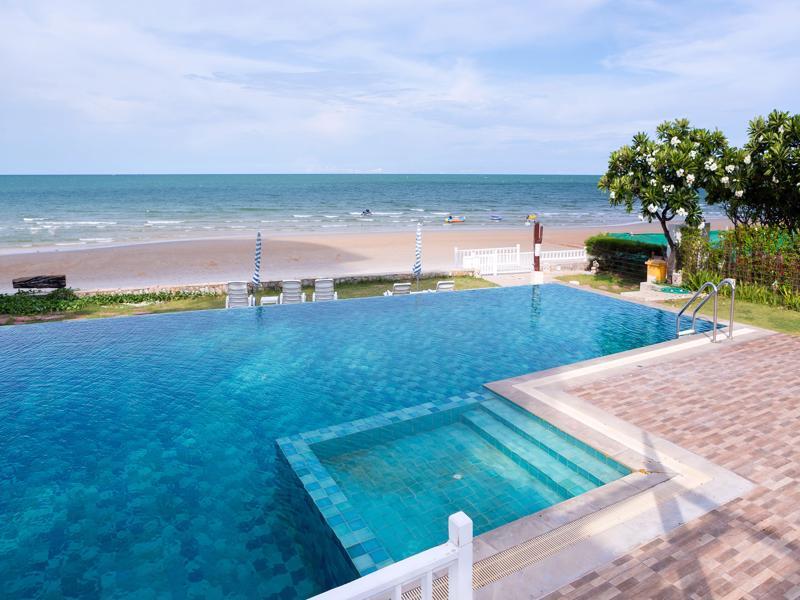 Baan Poolom Beachfront Apartment *