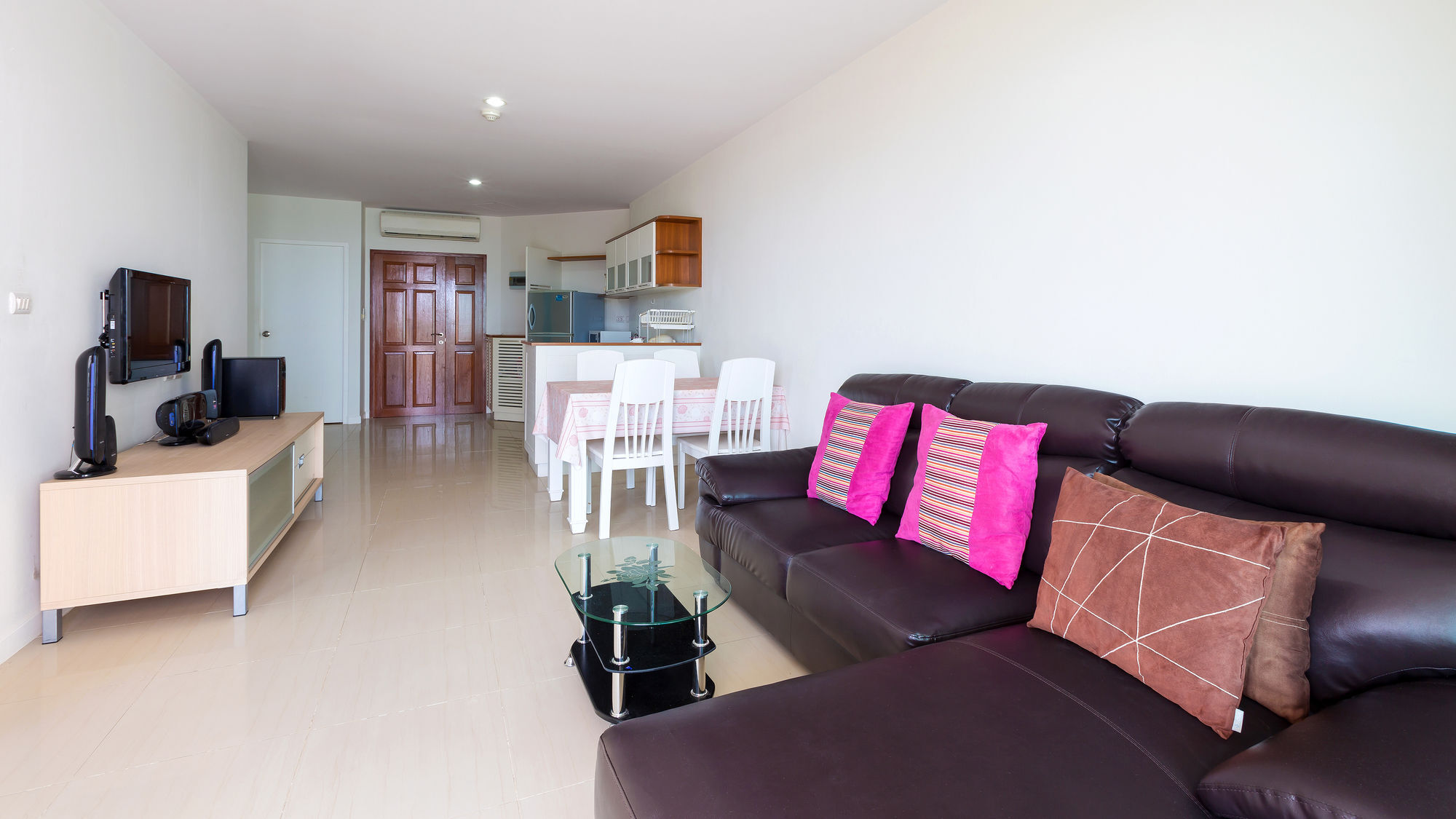Baan Poolom Beachfront Apartment *