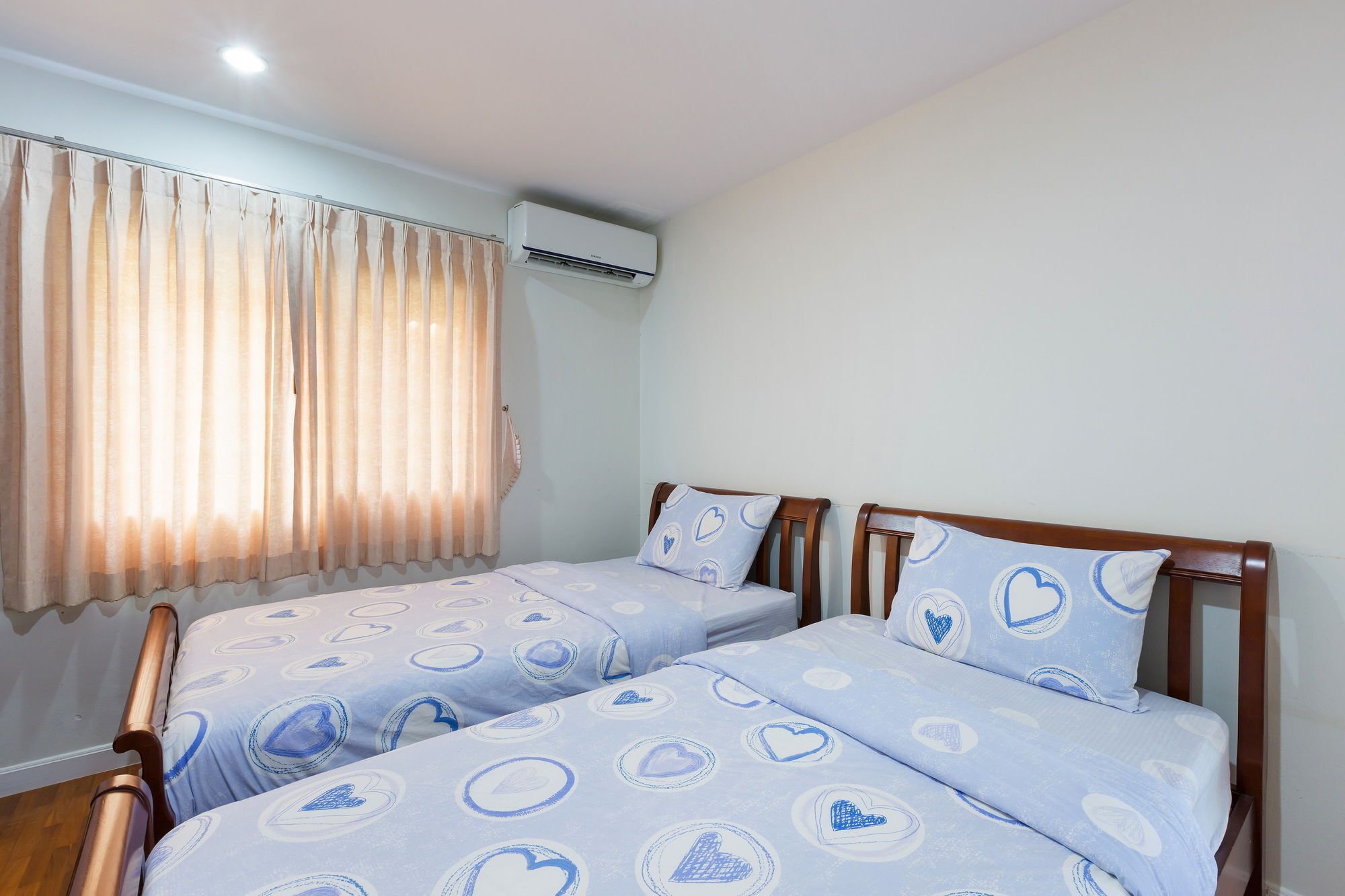 Baan Poolom Beachfront Apartment Hua Hin