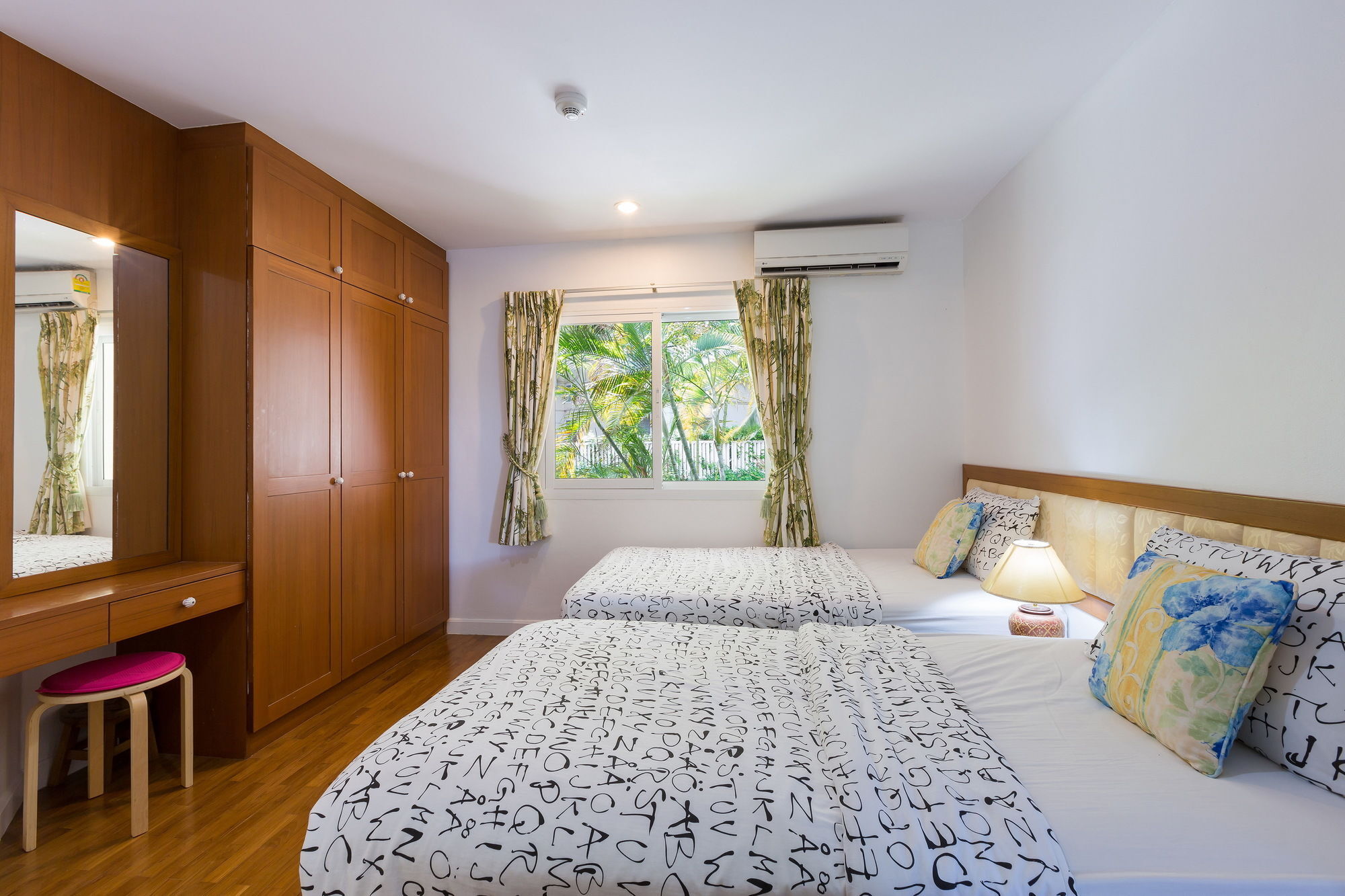 Baan Poolom Beachfront Apartment Hua Hin
